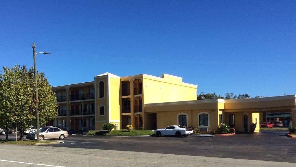 Relax Inn Milledgeville Exterior photo